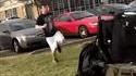 Manger un banc en slow motion