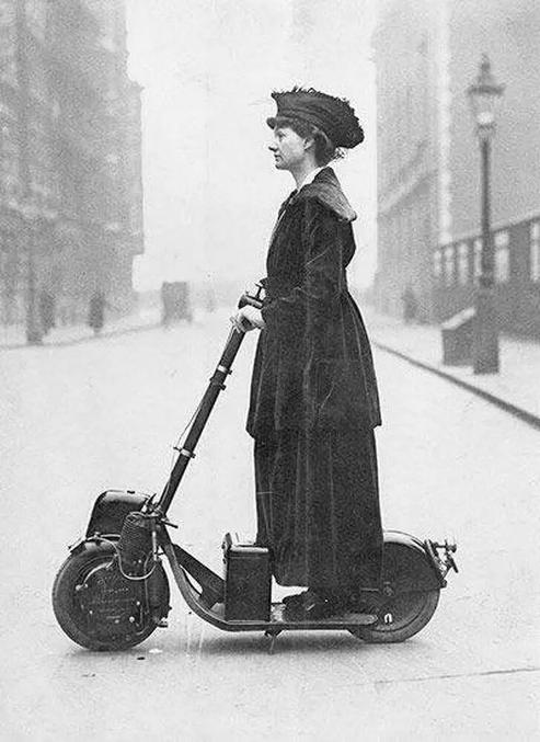 Autoped fabriquée par Autoped-cie (New York) entre 1915-1921