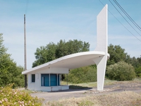 Triste : une station-service des années 50/60 abandonnée