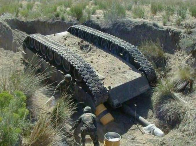 Un tank souhaite tester son blindage inférieur.