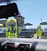 Pendant ce temps là au Québec (ou aux USA, on sait pas trop, à cause de gens qui parlaient du Quebec derrière, ça met le doute)