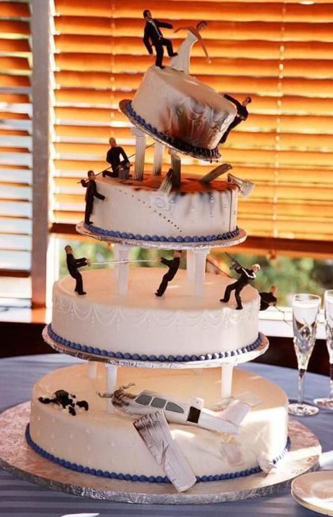 Le gâteau de mariage de James Bond.