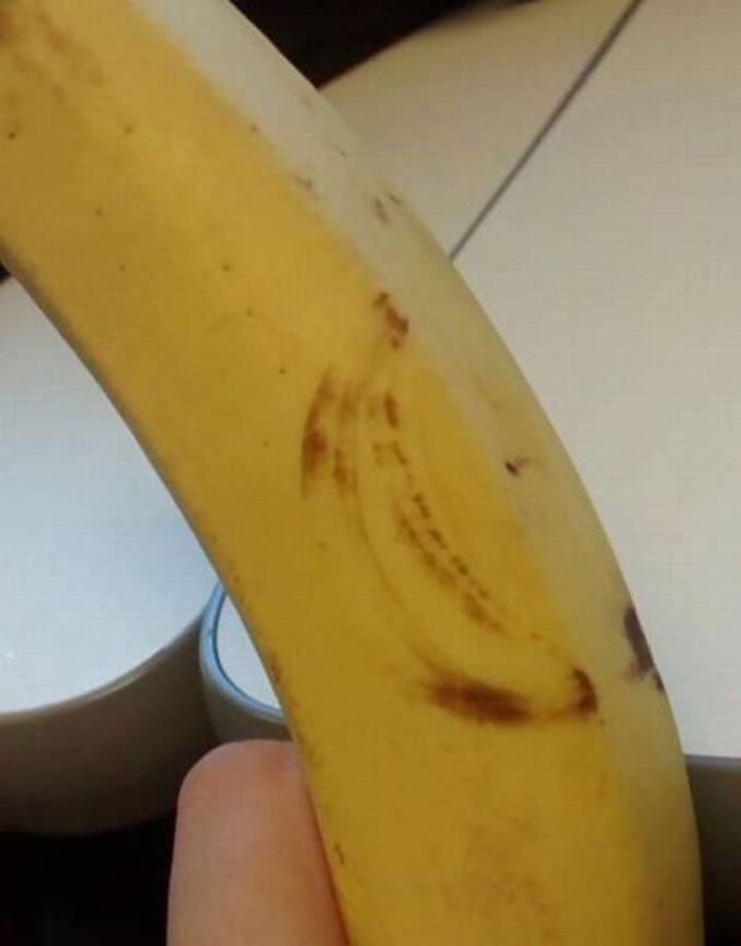 Une banane sur une banane.