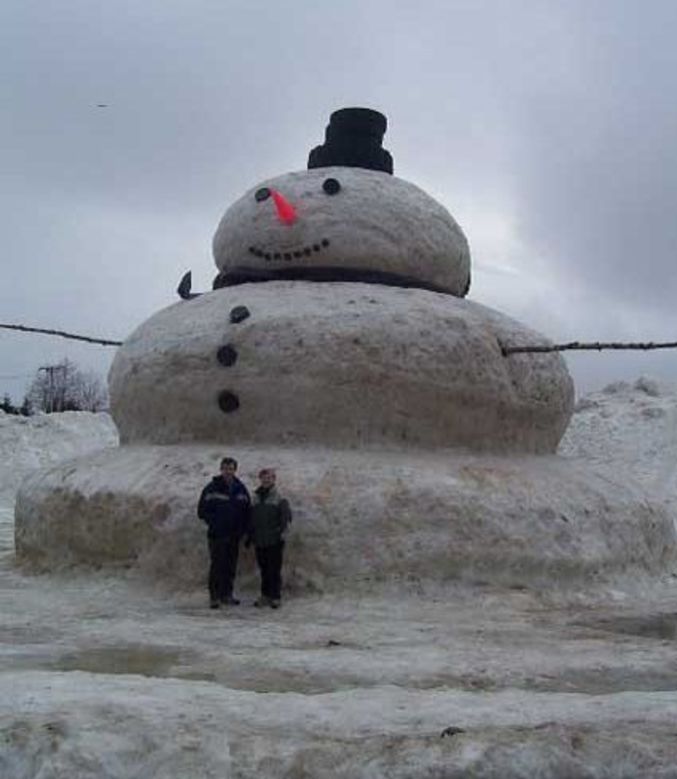Un bonhomme de neige qui a dû demander beaucoup de boulot.