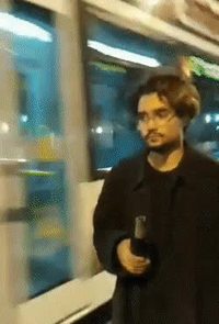 Feignasse décapsulant sa bière...