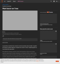 Main basse sur l'eau