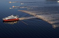 145 skieurs derrière un bateau