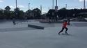 Collision dans un skatepark