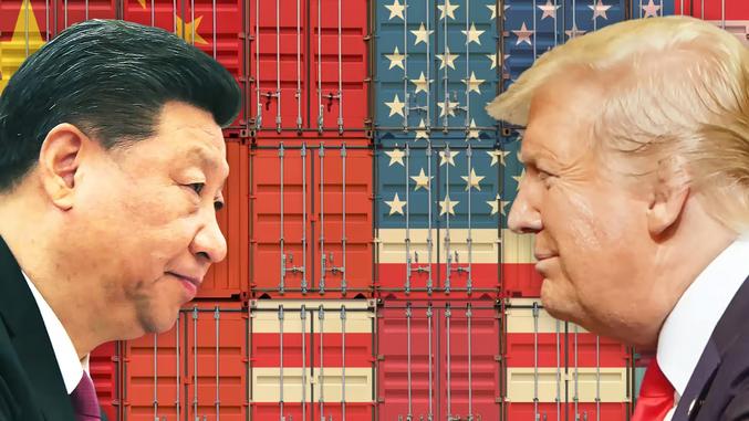 La crise entre les États-Unis et la Chine a été déclenchée par un bras de fer commercial qui s’est intensifié ces dernières semaines. Le 9 octobre 2025, la Chine a annoncé des restrictions sur les exportations de terres rares, des matériaux stratégiques essentiels pour les technologies de pointe et le secteur militaire, une pratique qu’elle utilise régulièrement pour exercer une pression économique et politique. La Chine contrôle aujourd’hui environ 80 % de la production mondiale de terres rares, ce qui lui donne un levier considérable sur les industries qui en dépendent. Ces terres rares sont relativement rares et se trouvent principalement en Asie, avec de vastes gisements en Chine, mais aussi dans d’autres régions comme l’Afrique et l’Australie. La Chine possède les plus grands gisements exploitables et a investi massivement dans l’extraction et le traitement, ce qui lui permet de contrôler une grande partie de l’offre mondiale.

La subtilité de la restriction chinoise réside dans le fait qu’il ne s’agit pas d’un embargo total, mais d’une obligation pour les entreprises souhaitant exporter ces matériaux de demander une licence préalable. Cela lui permet de limiter ou de retarder certaines exportations de manière ciblée, tout en donnant l’impression d’une régulation administrative classique. C’est une manière de maintenir un contrôle stratégique sur les terres rares tout en évitant un blocage total qui serait trop brutal pour le commerce mondial.

De son côté, Donald Trump avait annoncé au début de l’année, juste après son mandat et pendant la période électorale, qu’il envisageait de mettre des taxes douanières élevées sur les produits chinois. Cependant, l’annonce de vendredi soir, imposant des droits de douane de 100 % sur certaines importations à compter du 1er novembre, a surpris les marchés par son caractère immédiat et sévère.

Cette escalade a conduit à la programmation d’un sommet fin octobre où Donald Trump et le président chinois Xi Jinping doivent se rencontrer pour tenter de désamorcer le conflit. Pour la France, les conséquences concrètes sont importantes : les restrictions chinoises sur les terres rares risquent de perturber les chaînes d’approvisionnement industrielles, notamment dans l’automobile et la haute technologie. Pour le Français moyen, cela pourrait se traduire par des prix plus élevés pour certains produits électroniques et véhicules, des délais d’approvisionnement plus longs, et une augmentation générale du coût de certains biens technologiques. L’intensification du bras de fer commercial pourrait également provoquer une volatilité accrue des marchés financiers, impactant l’épargne, les investissements et la stabilité économique globale.
