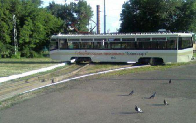 Un tram qui a quitté sa route