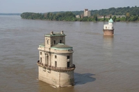 Bâtiments de prise d'eau sur le Mississipi au nord de Saint-Louis...