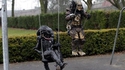Nouveaux enfants mutants jouant dans un jardin ?