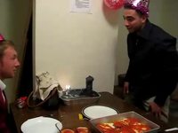 On fête encore la V2 !