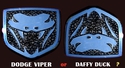 Selon que tu regardes le logo de la Dodge viper à l'endroit...