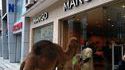 Il fait les courses avec son dromadaire