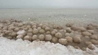 Lac de boules de glace