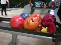 Angry bowling
