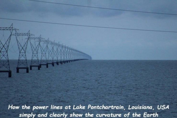 Les lignes électriques au Lac Pontchartrain (Louisiane, USA) démontrent simplement et clairement que la Terre est ronde.