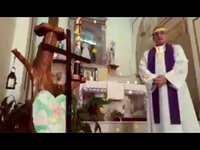 Un prêtre fait la messe sur messenger mais il ne maîtrise pas trop