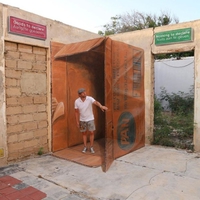 Une caisse en béton