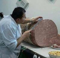 Alors madame Michu ? Votre salami, combien de tranches ?