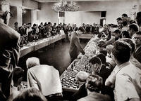 Bobby Fischer affrontant 50 adversaires en même temps