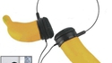 Une banane dans les oreilles