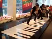 Bach sur piano géant