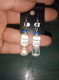 Des pendentifs d'oreille-gouttes... mais plutôt gouttes d'eau tu vois !