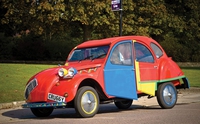 Une 2CV de bric et de broc...