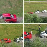 Conduire avec un grand autocollant 'Nique la police"