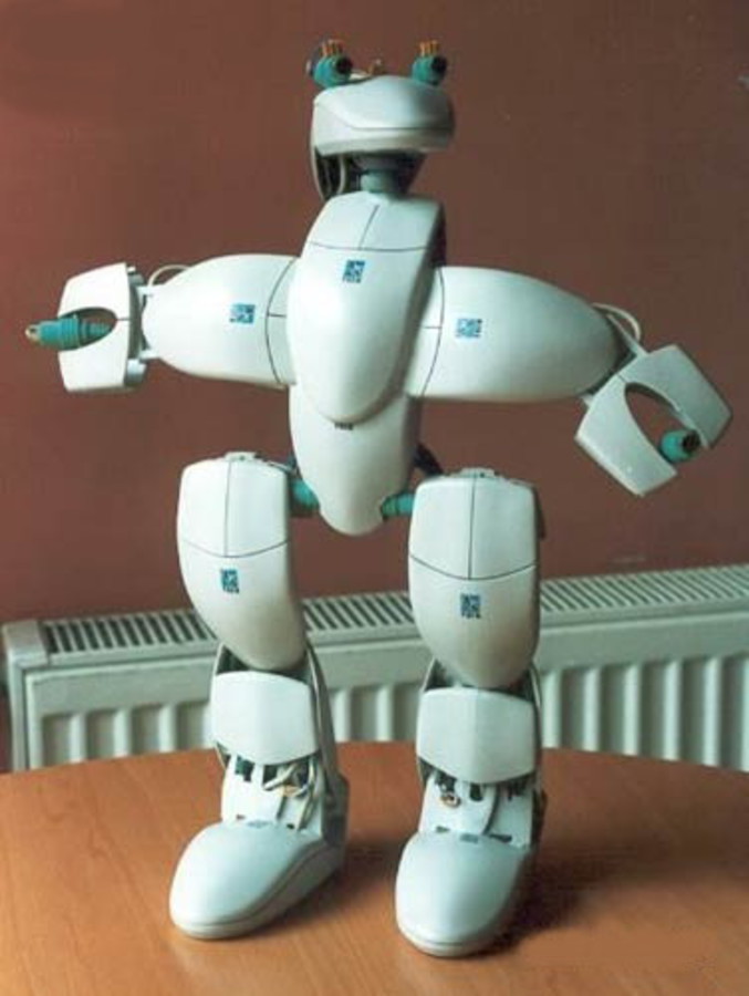 Un robot réalisé avec des souris.