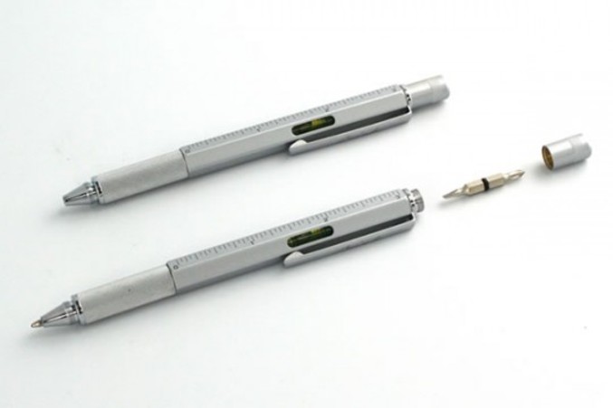 Un joli stylo qui à la particularité d'être aussi un tournevis
