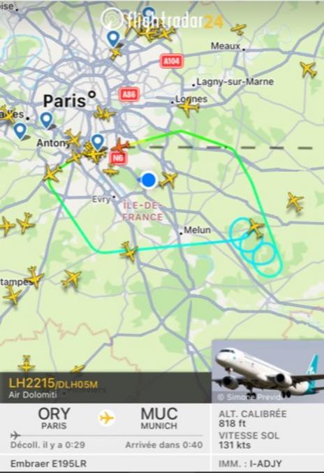 Vu par hasard hier soir sur FlightRadar24, l'avion (rouge) dont la trajectoire est matérialisée en vert et bleu, au départ d'Orly et à destination de Munich, a dû rencontrer quelques problèmes.... retour à la base illico presto.