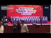Stage collapses under 80-person choir in China 