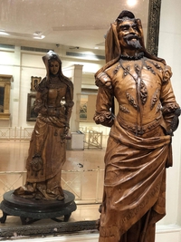 Statue double face de Méphistophélès et de Marguerite