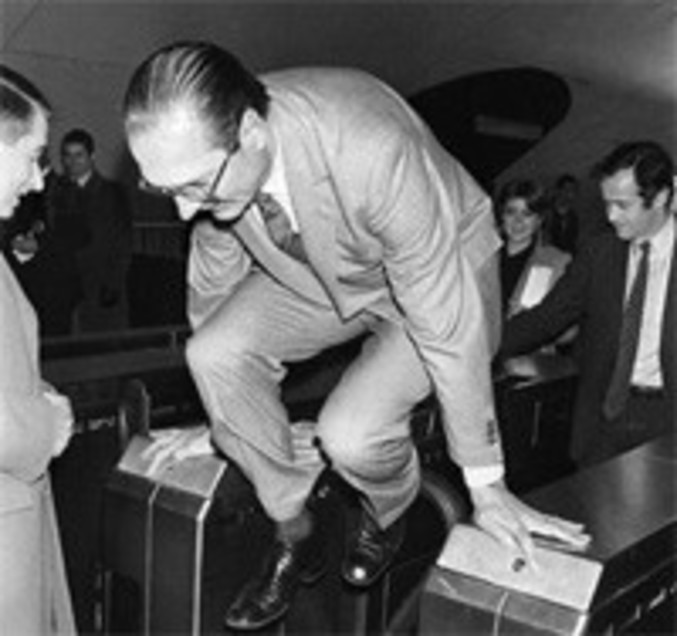 Une vieille photo où on voit Jacques Chirac qui fraude le tromé