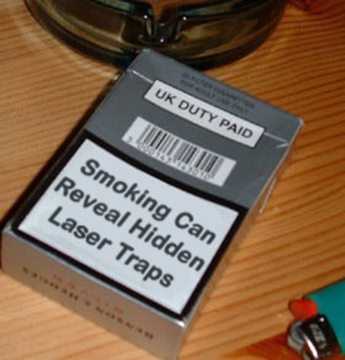 Attention ! Fumer peut révéler les pièges laser cachés !