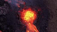 L'interieur d'un volcan en éruption