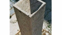 Un trou ou une pyramide?