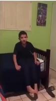 Faire croire au petit frère qu’on la rendu invisible.