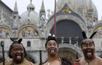Fidjiens visitant Venise