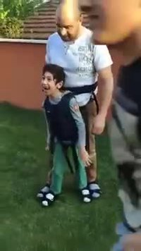 Jouer au football avec son fils