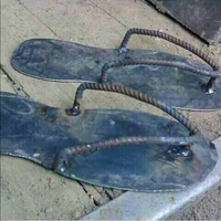 Une paire de tongs
