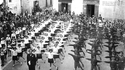 Manifestation gymnique de l'oeuvre Balila (=jeunesses fascistes italiennes) en 1938
