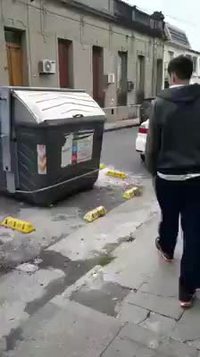 Comment ouvrir une poubelle