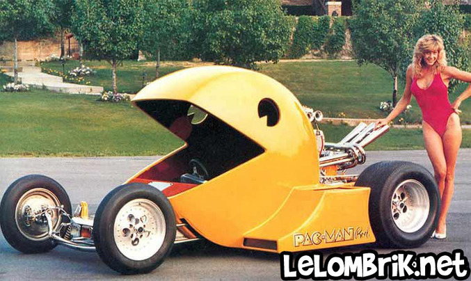 Un dragster avec une carrosserie de Pacman.