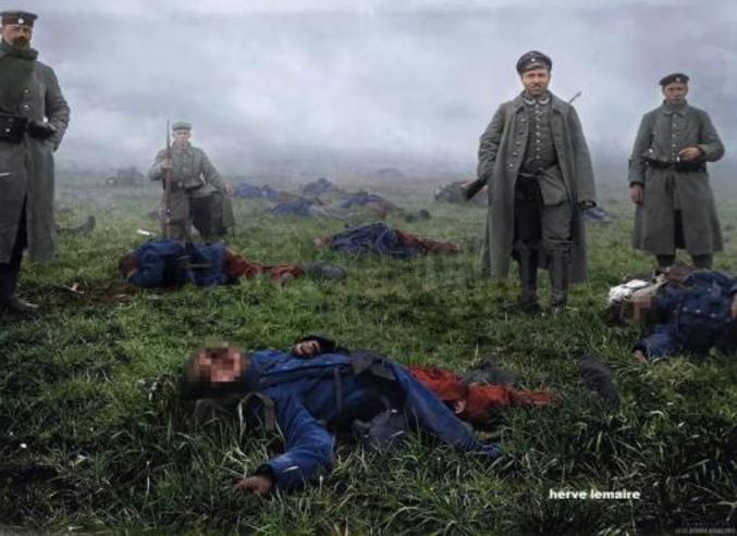 Sans doute Août ou Septembre 1914; le soldat français avec ses pantalons rouges (pour favoriser les agriculteurs de la garance dans le Vaucluse) faisait une belle cible.