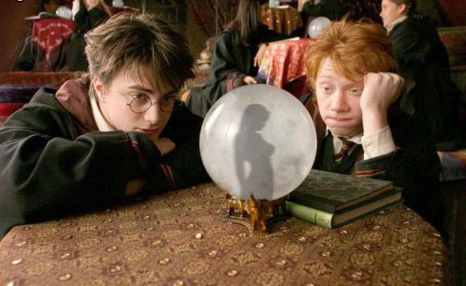 Quand Harry Potter utilise sa boule de cristal pour voir des choses, ça donne ça.