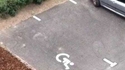 Quelqu'un peut-il me renseigner sur le genre de handicap qu'aurait le bénéficiaire de la place de parking